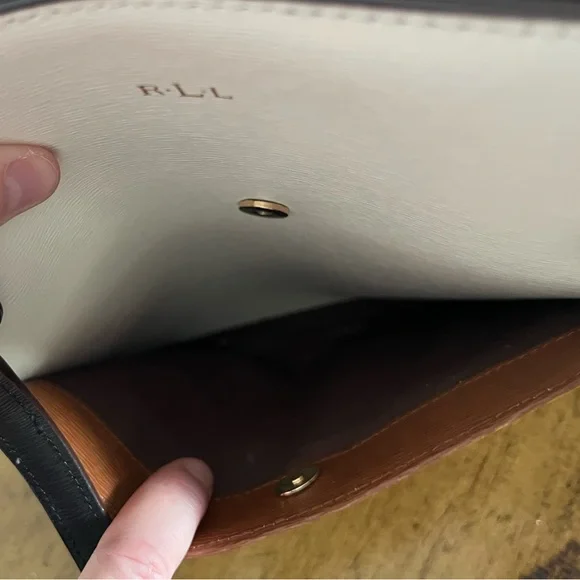 Brown/black shoulder bag. - Picture 3 of 12